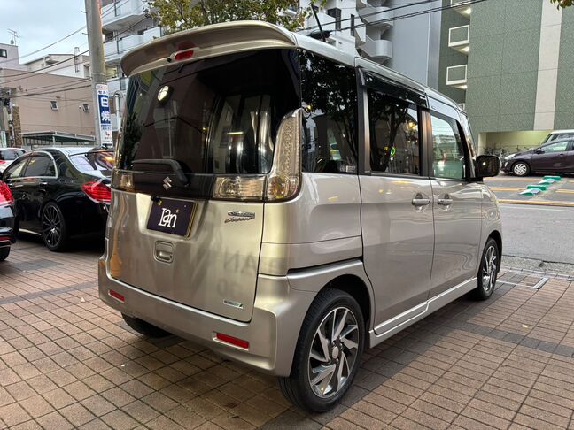 リアも目立った傷のない綺麗な状態が保たれております【スペーシアカスタム】