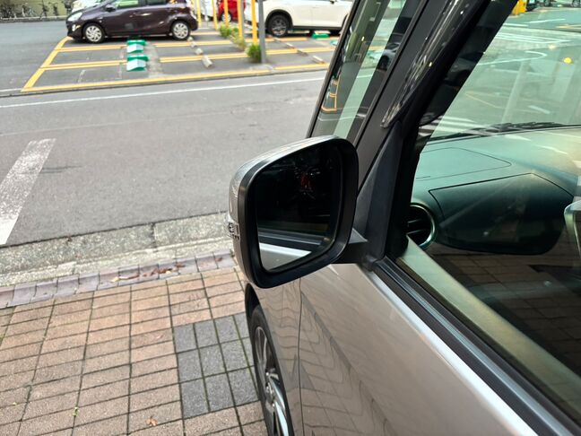 ミラーも見やすいものになっております【スペーシアカスタム】