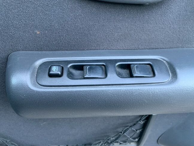 【点検整備】当社の点検整備は消耗品やオイル交換もしています。
点検箇所の写真やコンピューター診断の結果は全て写真を撮って保存してあります。ご安心ください。