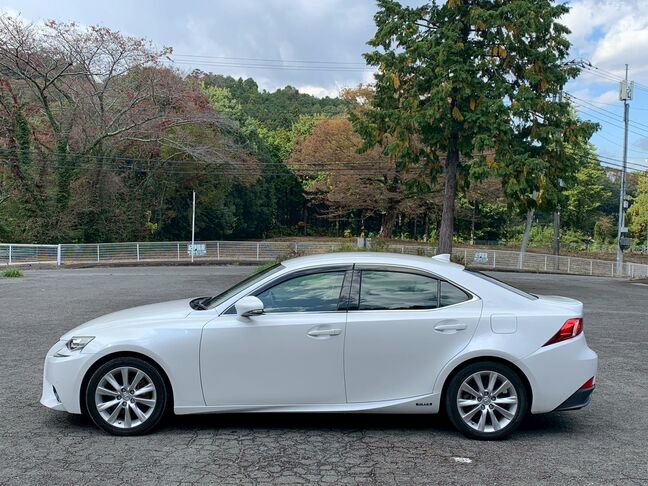 【廃車の無料引取り】当社は他社で購入された場合でも走行不能車や廃車の無料引き取り大歓迎です。「LINEでお問い合わせ」から車検証・車両の写真とご希望金額をお送りください