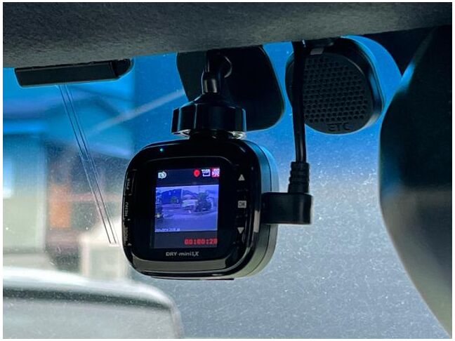 すぐにご来店頂けない場合や遠方にお住まいの方、車両状態の詳細が知りたい方はお気軽にご連絡下さい♪ すぐにご来店頂けない場合や遠方にお住まいの方、車両状態の詳細が知りたい方はお気軽にご連絡下さい♪