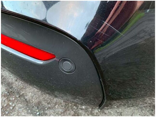 【友達追加の方法①】LINEで「@391tycna」を検索して友達追加できます。