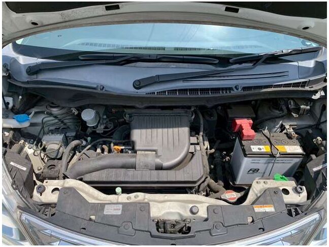 ご返信頂くと、当社の自社ローンの特徴について、詳しくご案内させて頂きますので、まずは公式LINEの友達登録をお願いします。