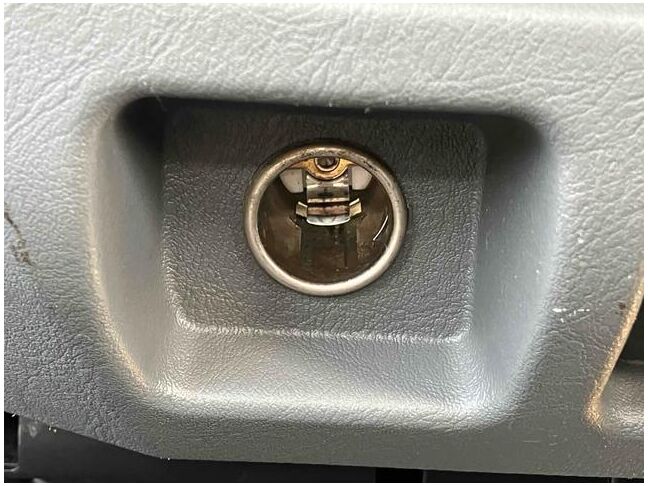 すぐにご来店頂けない場合や遠方にお住まいの方、車両状態の詳細が知りたい方はお気軽にご連絡下さい♪