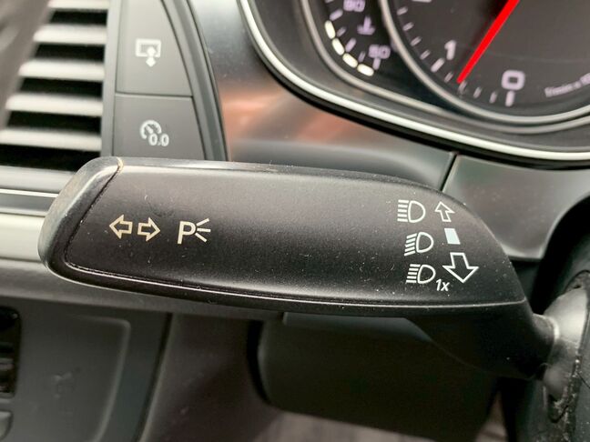 ご返信頂くと、当社の自社ローンの特徴について、詳しくご案内させて頂きますので、まずは公式LINEの友達登録をお願いします