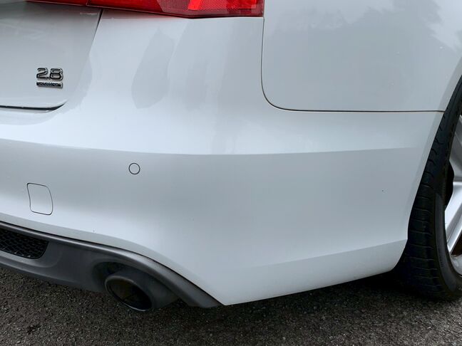 【友達追加の方法②】車両画像の2枚目のQRコードをLINEで読み込んで友達追加できます。