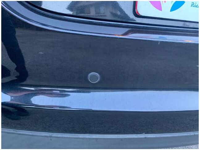 【友達追加の方法①】LINEで「@391tycna」を検索して友達追加できます。