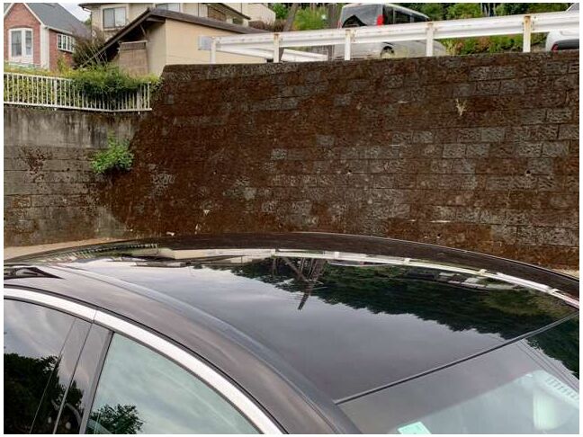 【友達追加の方法②】車両画像の2枚目のQRコードをLINEで読み込んで友達追加できます。