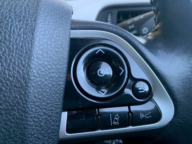 【友達追加の方法①】LINEで「@391tycna」を検索して友達追加できます。