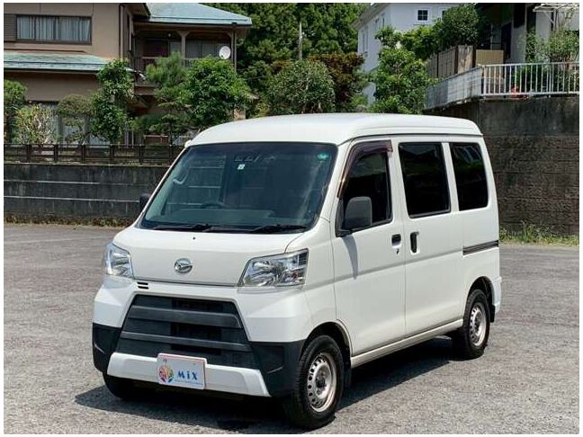 【友達追加の方法①】LINEで「@391tycna」を検索して友達追加できます。