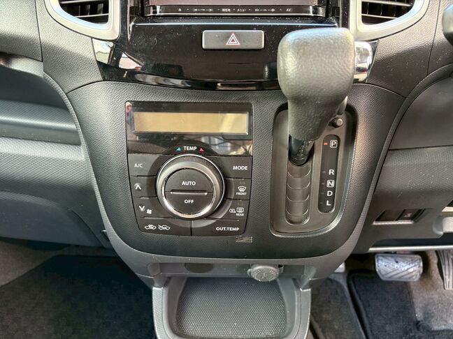 LINEで簡単仮審査が可能です。まずはお友達追加からお願いいたします。