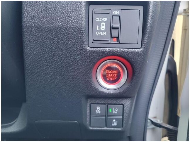 当店のお車をご覧いただきましてありがとうございます。お車についてのご質問やお見積りのご依頼、ご購入にあたってのご相談などお気軽にお問い合わせ下さい！