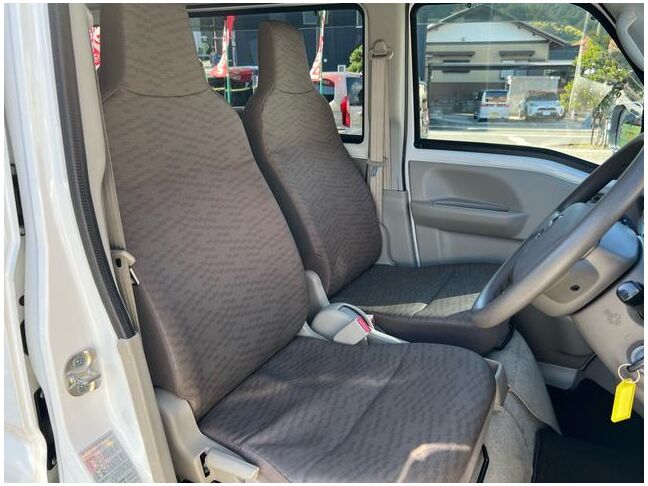 すぐにご来店頂けない場合や遠方にお住まいの方、車両状態の詳細が知りたい方はお気軽にご連絡下さい♪