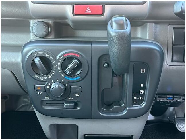 すぐにご来店頂けない場合や遠方にお住まいの方、車両状態の詳細が知りたい方はお気軽にご連絡下さい♪