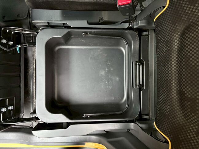 15年未満、15キロ以下のお車に関しましては1年間走行距離無制限保障をご選択いただけます。