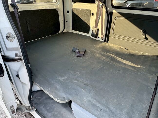 タイヤ＆ホイール、バッテリー等格安にてご提供致します。