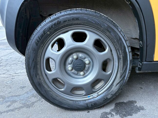 LINEで簡単仮審査が可能です。まずはお友達追加からお願いいたします。