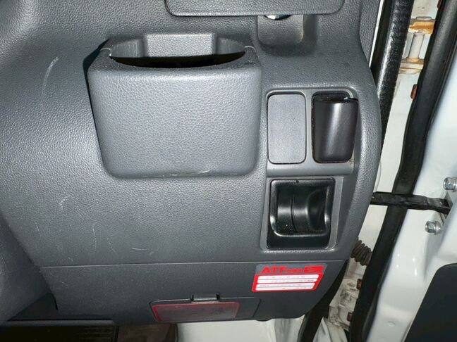 下回りの錆や腐食が気になる方は、下回り塗装も可能です。お気軽にお声がけください。