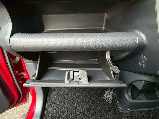 LINEで簡単仮審査が可能です。まずはお友達追加からお願いいたします。