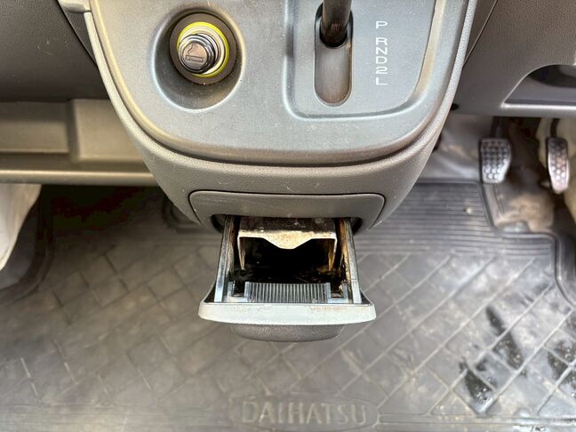 軽自動車なら、どんな状態のお車でも1万5千円でお引き受け致します。