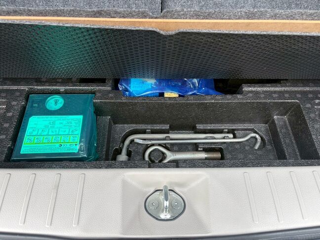 LINEで簡単仮審査が可能です。まずはお友達追加からお願いいたします。