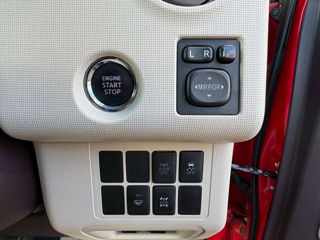 当店では、お急ぎのお客様に無料でレンタカーをお貸出ししております。ご契約後、即日引渡しOKです。