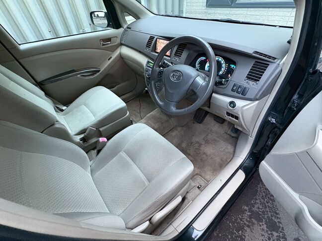 LINEで簡単仮審査が可能です。まずはお友達追加からお願いいたします。