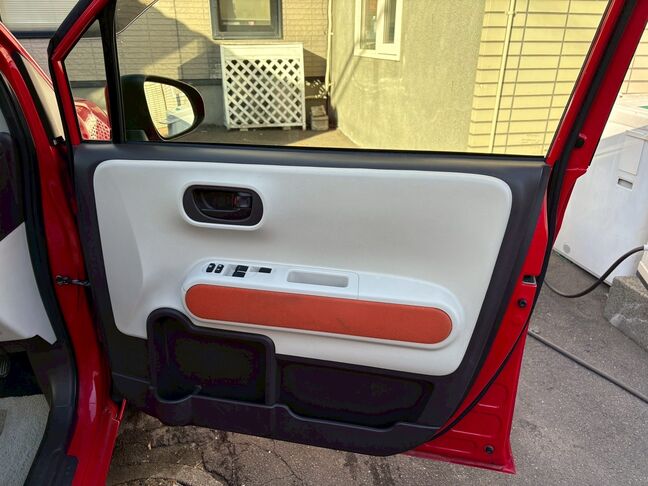 LINEで簡単仮審査が可能です。まずはお友達追加からお願いいたします。