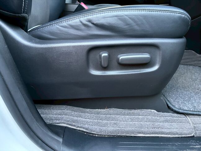 タイヤ＆ホイール、バッテリー等格安にてご提供致します。