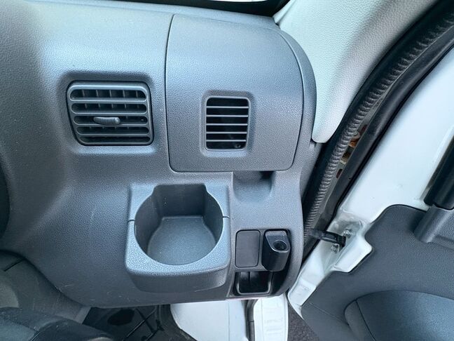 地方（市外・道外）の方は、別途陸送費用と名義変更費用、車庫証明費用が掛かります。詳しくは担当金澤まで。