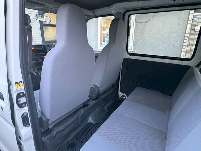 15年未満、15キロ以下のお車に関しましては1年間走行距離無制限保障をご選択いただけます。