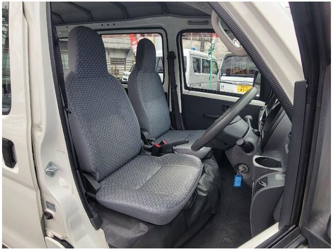 すぐにご来店頂けない場合や遠方にお住まいの方、車両状態の詳細が知りたい方はお気軽にご連絡下さい♪