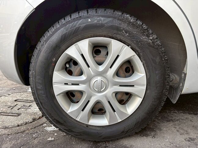 車検、板金、オイル交換等何でもご相談下さい。