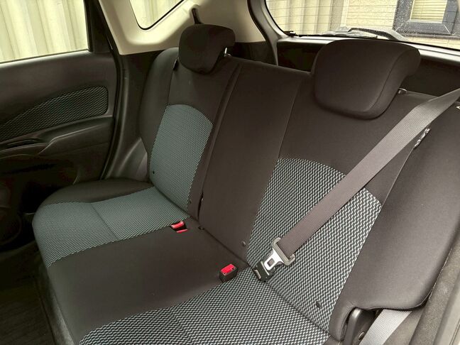 タイヤ＆ホイール、バッテリー等格安にてご提供致します。