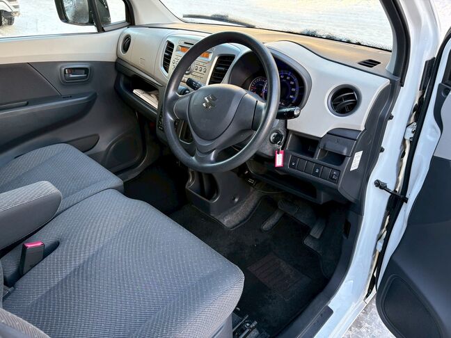 LINEで簡単仮審査が可能です。まずはお友達追加からお願いいたします。