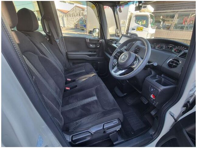 すぐにご来店頂けない場合や遠方にお住まいの方、車両状態の詳細が知りたい方はお気軽にご連絡下さい♪