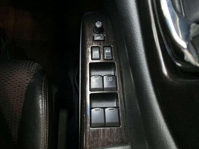 各種操作スイッチ類