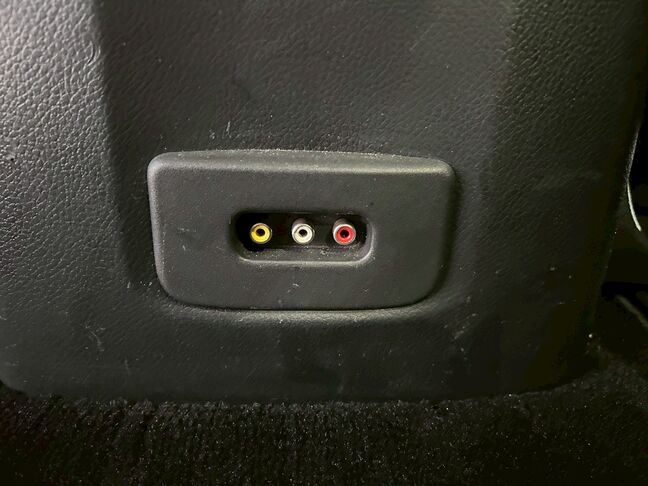 電源付きです。充電等にご使用ください