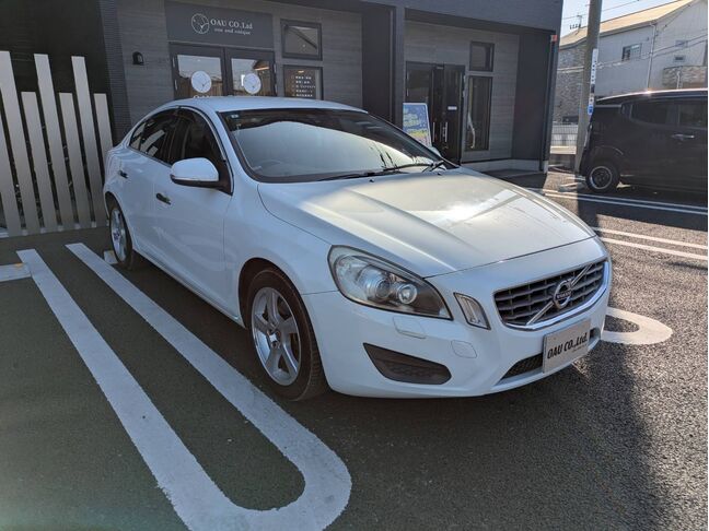 弊社オートローンは頭金・ボーナス払い不要最長120回まで可能となっております！審査だけでも構いませんのでお気軽にご相談下さい。