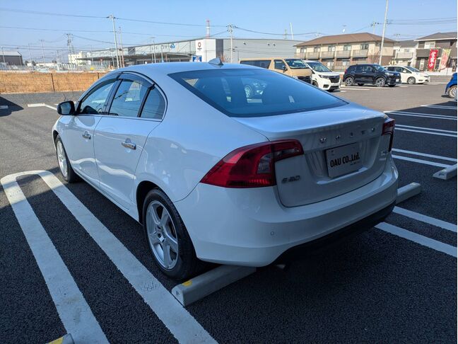電車でお越しの際は、TXみどりの駅が最寄りとなります。事前にお電話頂ければお迎えに参ります。