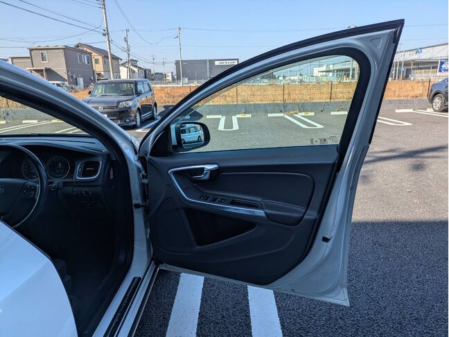 自社ローンや信用回復ローンに対応しております。審査が通らなかった方や不安のある方も、状況に応じて無理のないプランをご提案いたします。お気軽にご相談ください。