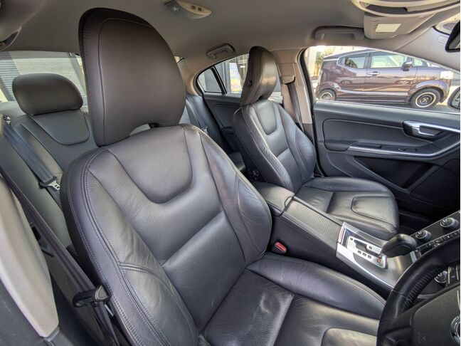 自社ローンや信用回復ローンに対応しております。審査が通らなかった方や不安のある方も、状況に応じて無理のないプランをご提案いたします。お気軽にご相談ください。