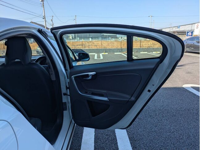 自社ローンや信用回復ローンに対応しております。審査が通らなかった方や不安のある方も、状況に応じて無理のないプランをご提案いたします。お気軽にご相談ください。