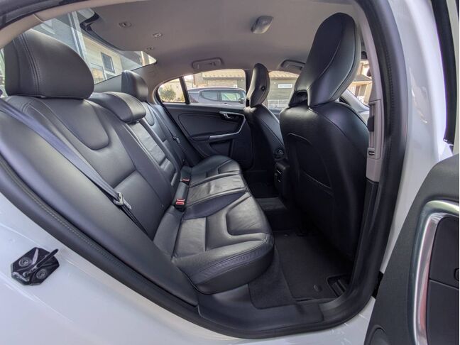 自社ローンや信用回復ローンに対応しております。審査が通らなかった方や不安のある方も、状況に応じて無理のないプランをご提案いたします。お気軽にご相談ください。