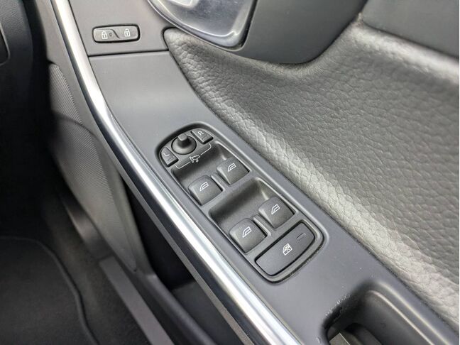 自社ローンや信用回復ローンに対応しております。審査が通らなかった方や不安のある方も、状況に応じて無理のないプランをご提案いたします。お気軽にご相談ください。