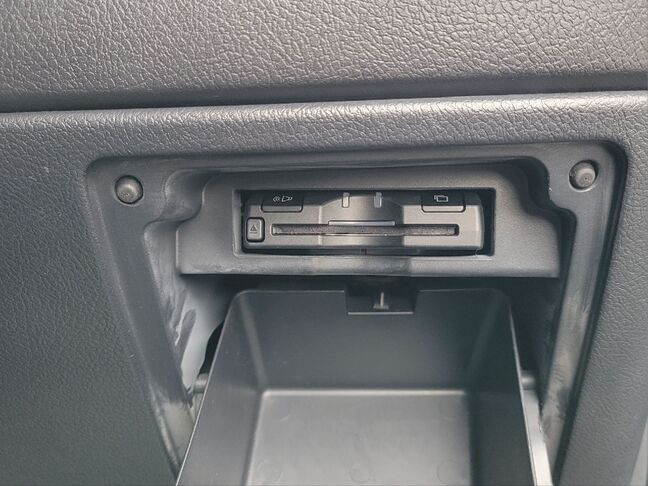 すぐにご来店頂けない場合や遠方にお住まいの方、車両状態の詳細が知りたい方はお気軽にご連絡下さい♪