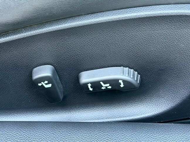 審査通過率98%！他社で断られた方もご相談を。自社ローン専門店だから叶う、あなたのカーライフ。