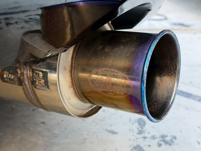 柿本マフラー装備しておりますので音が気持ちいいです！