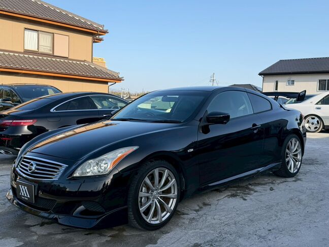 憧れのカッコいい黒塗りセダンに乗れる！自社ローン専門店だから、ローン審査に不安な方も全力応援。