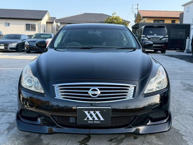 憧れのカッコいい黒塗りセダンに乗れる！自社ローン専門店だから、ローン審査に不安な方も全力応援。